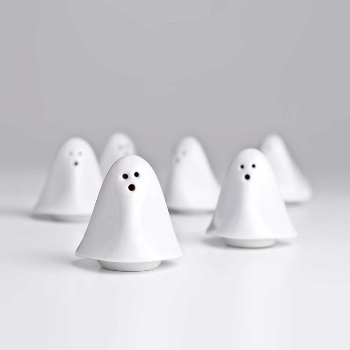 BOOH! | Three little porcelain GHOSTS | white SALT, PEPPER & SPICE SHAKER | Holaria