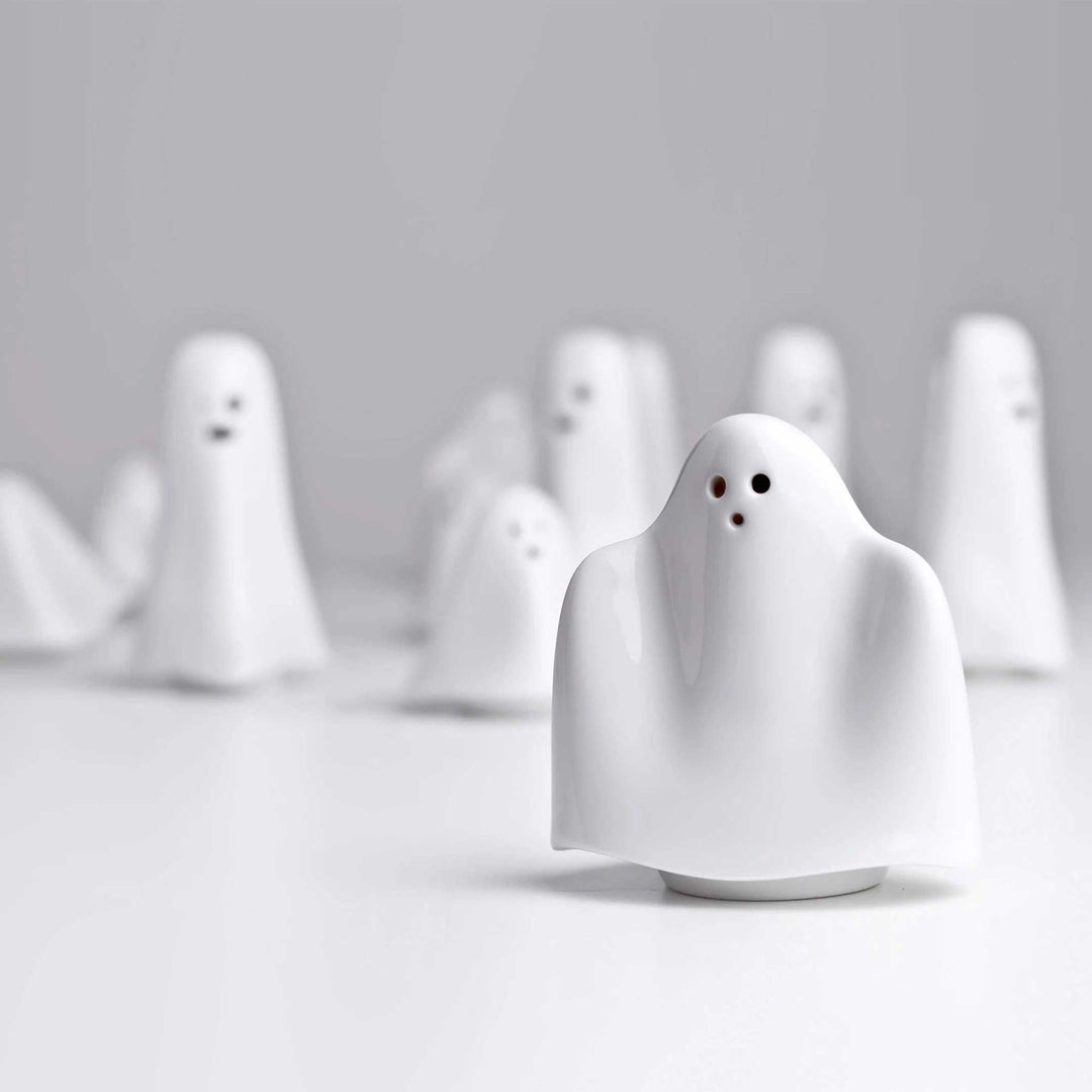 BOOH! | Three little porcelain GHOSTS | white SALT, PEPPER & SPICE SHAKER | Holaria