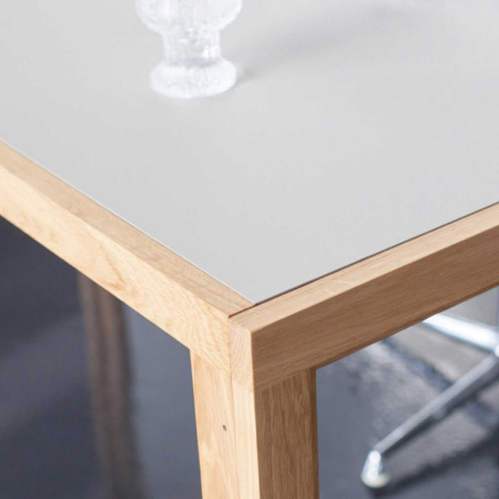 Linoleum table 'Terroir' 