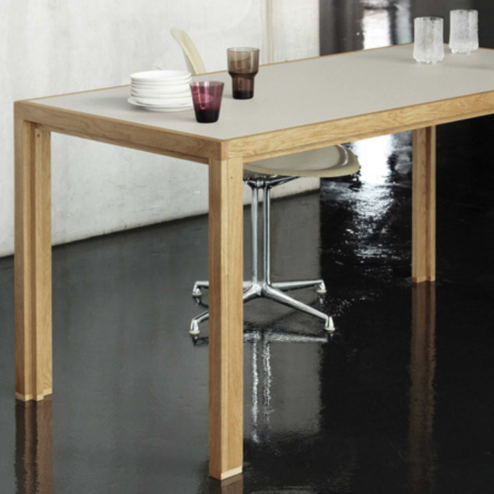 Linoleum table 'Terroir' 