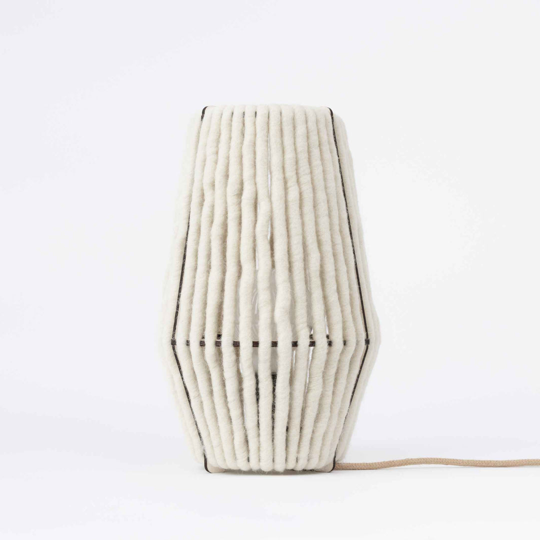 WOOL-ALMUT 6020 - table lamp - made of wool & wood - zylinder | ALMUT von Wildheim